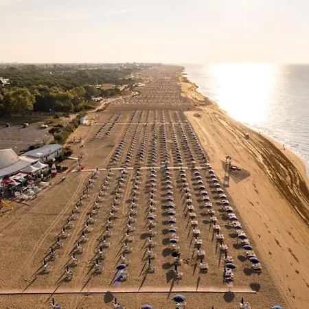 Comfortable Flat With Terrace-beahost * Bibione